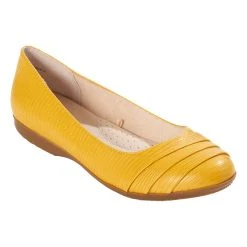 Brand new 🤩 Cliffs-by-White-Mountain 👩 Womens Cliffs By White Mountain Clara Flats - Yellow Lizard 🎉